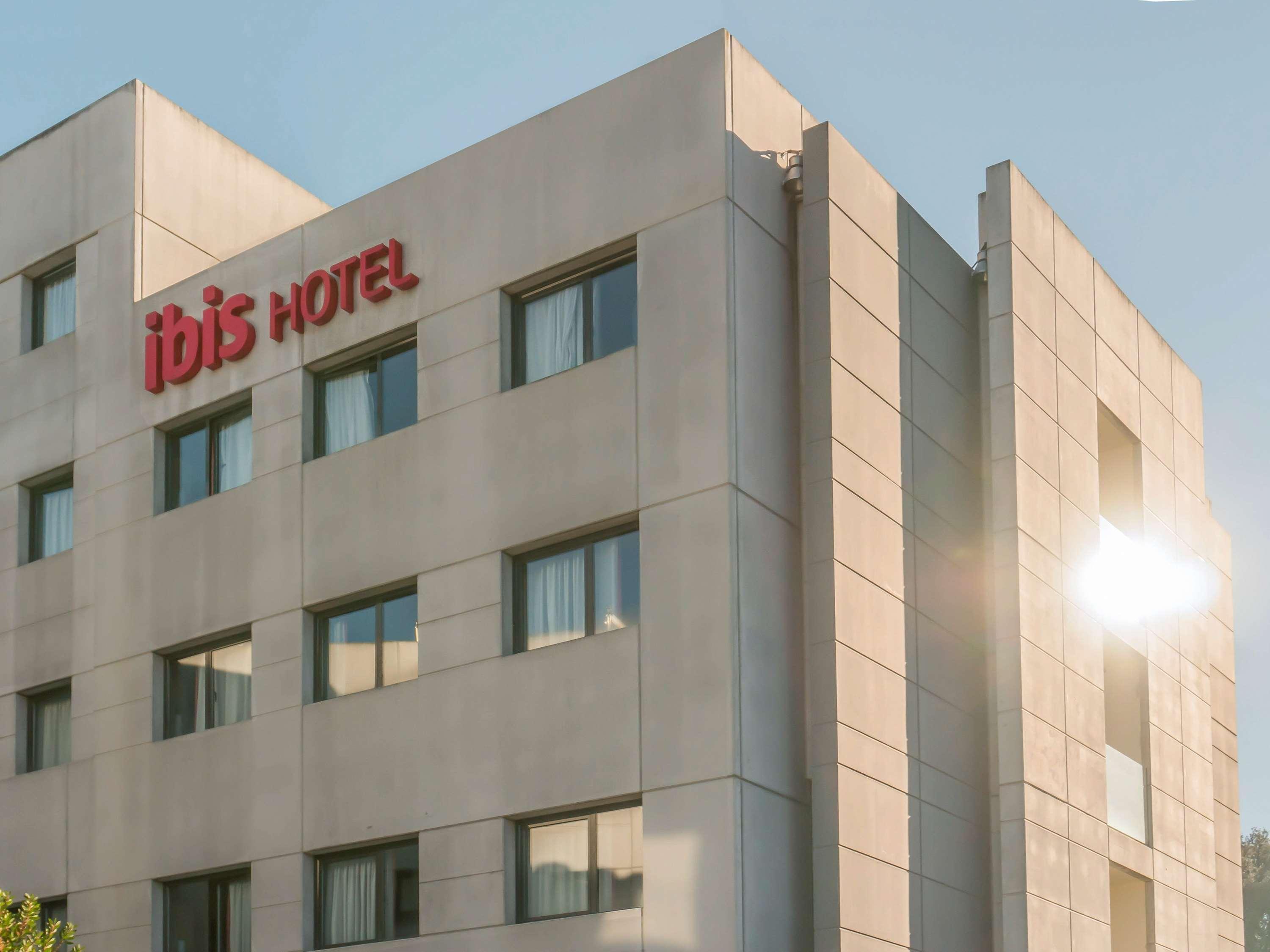 Ibis Girona Hotel Exterior photo