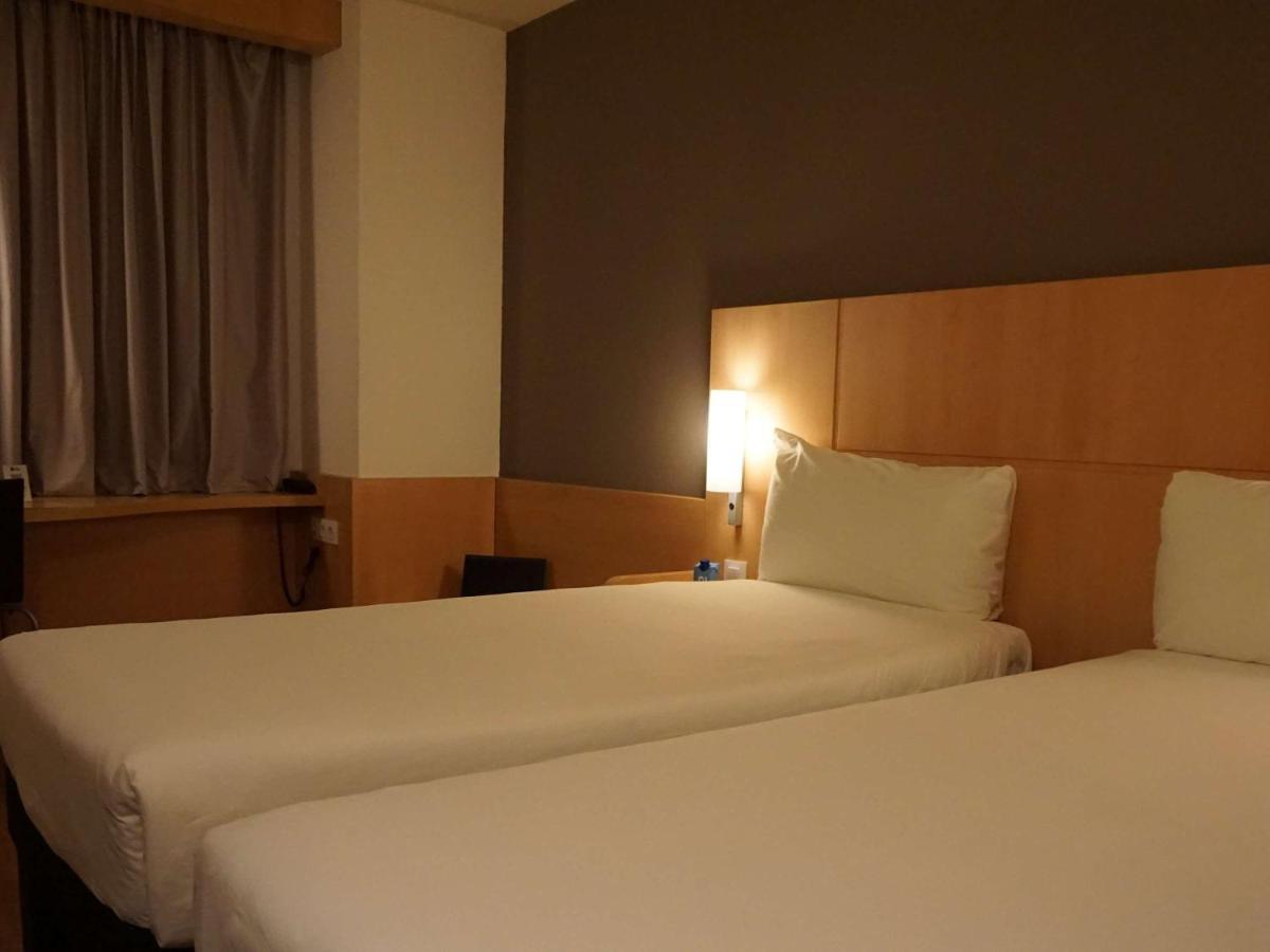 Ibis Girona Hotel Exterior photo