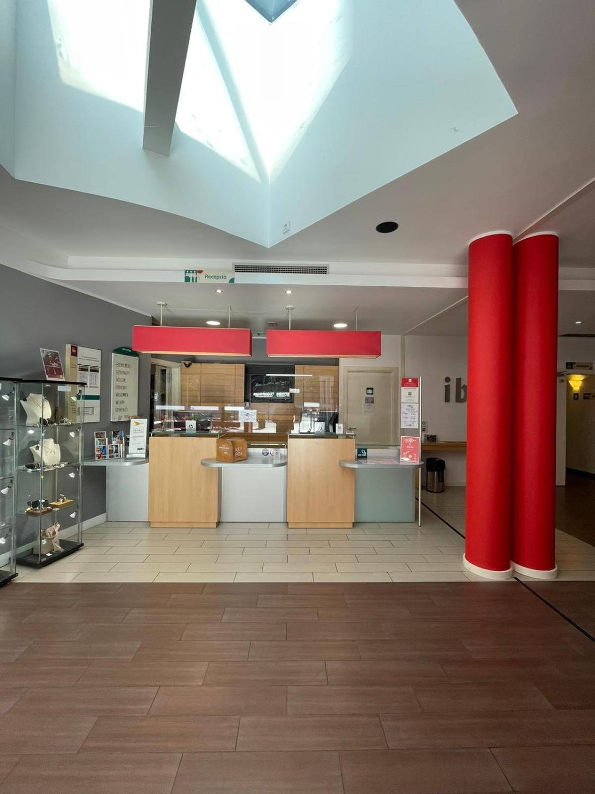 Ibis Girona Hotel Exterior photo