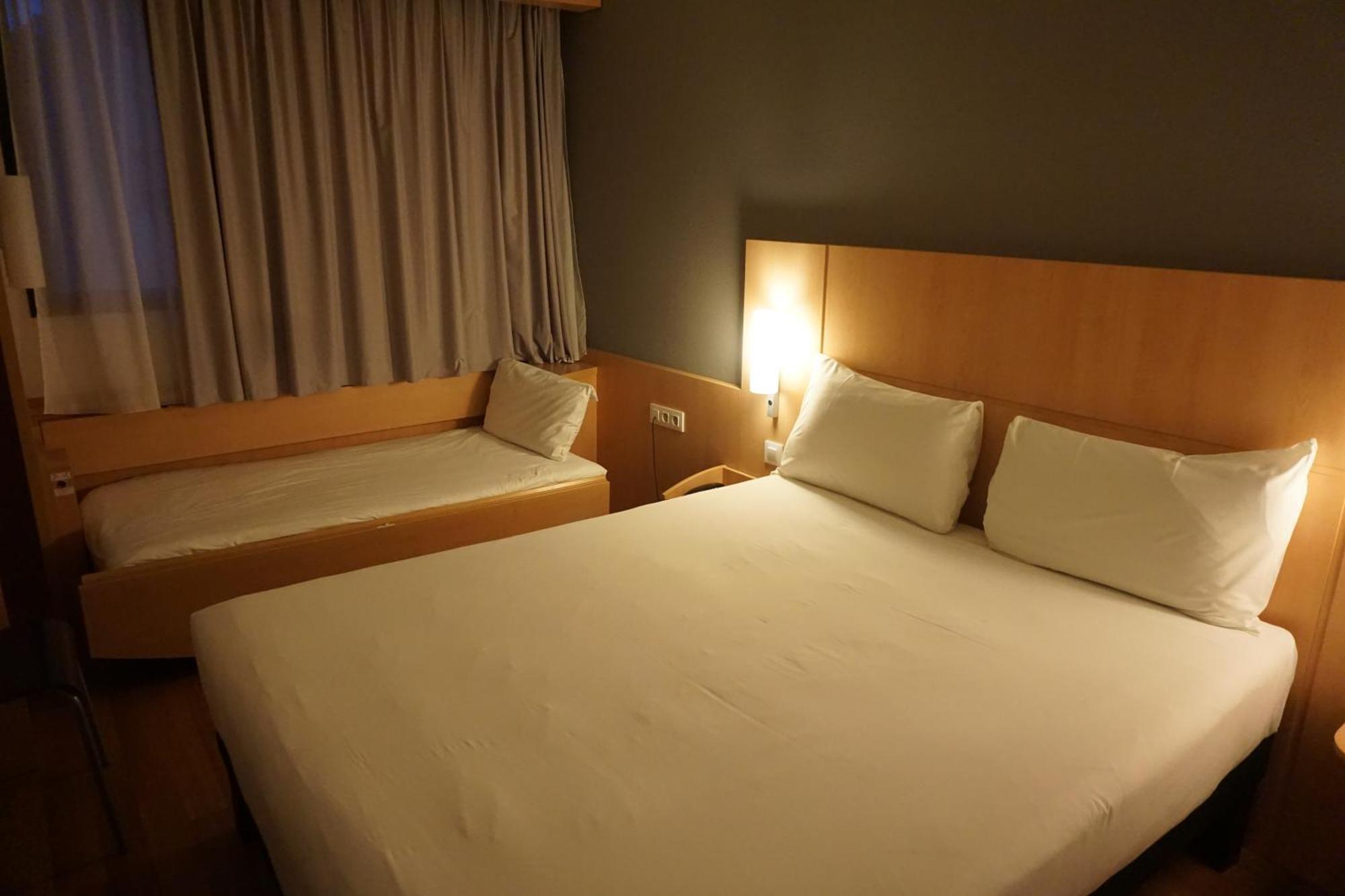 Ibis Girona Hotel Exterior photo